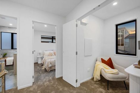 Photo of property in 33 Garadice Road, Rothesay Bay, Auckland, 0630