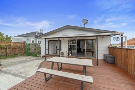Photo of property in 34 Karaka Street, Helensville, 0800