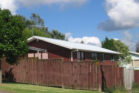 Photo of property in 5 Arahoe Road, New Lynn, Auckland, 0600