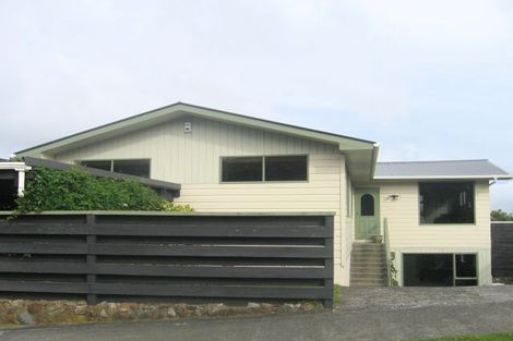 Photo of property in 14 Banksia Grove, Maungaraki, Lower Hutt, 5010
