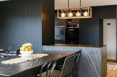 Photo of property in 18 Gibbston Close, Huntington, Hamilton, 3210