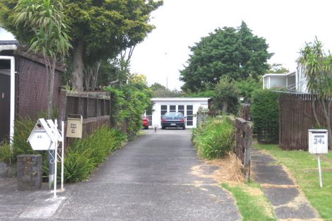 Photo of property in 2/22 Evelyn Place, Hillcrest, Auckland, 0627