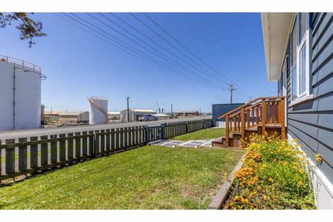 Photo of property in 28 Ocean Beach Road, Bluff, 9814