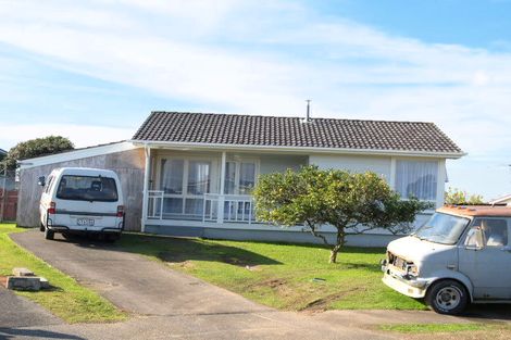 Photo of property in 5 Foster Place, Mangere East, Auckland, 2024