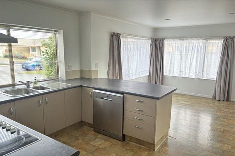 Photo of property in 5 Blythfield Place, Taradale, Napier, 4112