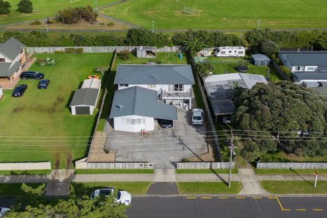 Photo of property in 242 Centreway Road, Orewa, 0931