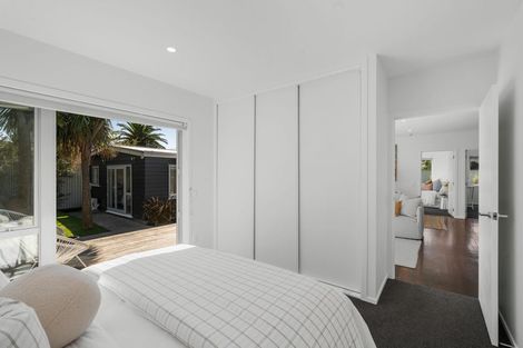 Photo of property in 14 Whitfield Street, Sumner, Christchurch, 8081