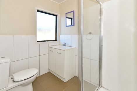 Photo of property in 2/17 Anglers Way, Wattle Downs, Auckland, 2102