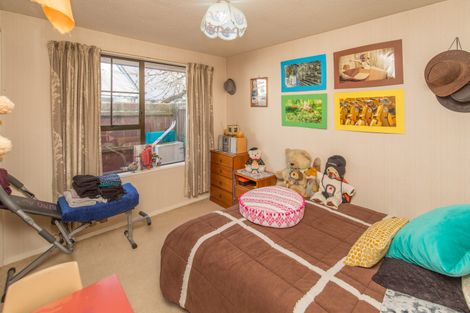 Photo of property in 15 Flaxwood Lane, Waltham, Christchurch, 8023