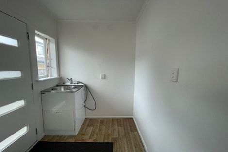 Photo of property in 43 Hallberry Road, Mangere East, Auckland, 2024