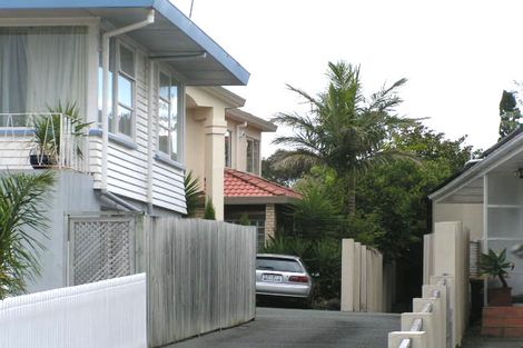 Photo of property in 2/2 Spencer Terrace, Hauraki, Auckland, 0622