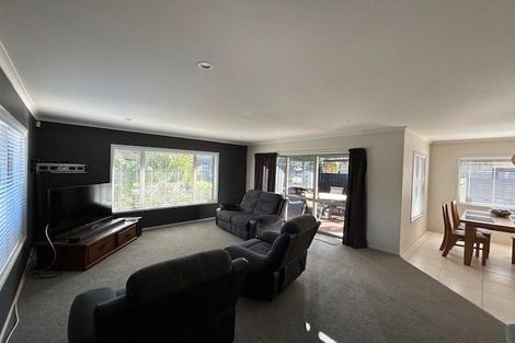 Photo of property in 21 Grabella Place, Papamoa Beach, Papamoa, 3118