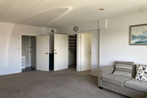 Photo of property in 7 Lewisham Street, Highland Park, Auckland, 2010