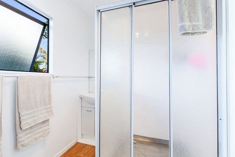 Photo of property in 6 Peterhouse Place, West Harbour, Auckland, 0618