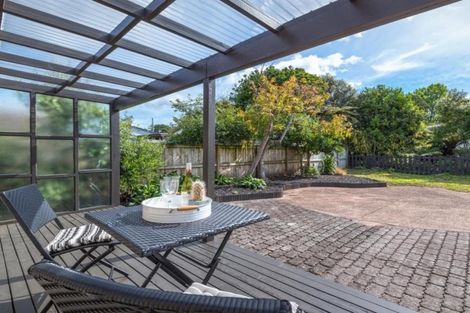 Photo of property in 6 Gill Avenue, Te Atatu Peninsula, Auckland, 0610