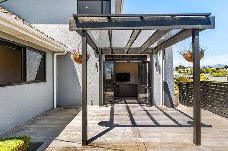 Photo of property in 49 Paynters Avenue, Strandon, New Plymouth, 4312