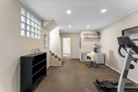 Photo of property in 37 Pigeon Mountain Road, Half Moon Bay, Auckland, 2012