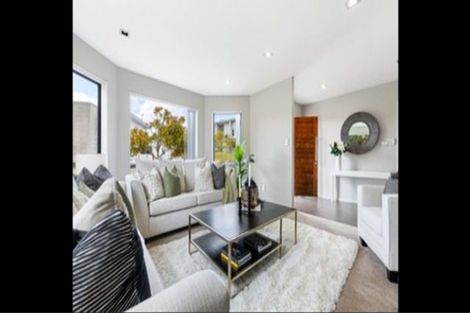 Photo of property in 46 Newbury Place, Schnapper Rock, Auckland, 0632