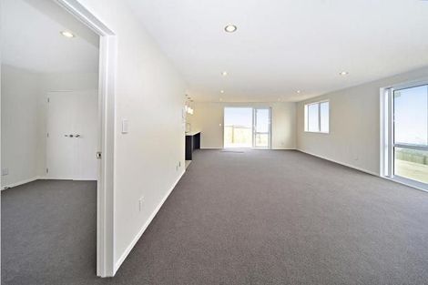 Photo of property in 68 Keri Vista Rise, Papakura, 2110