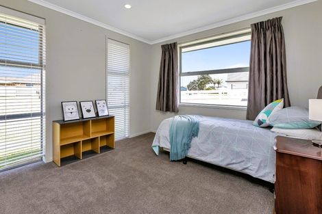 Photo of property in 20 Sando Way, One Tree Point, 0118