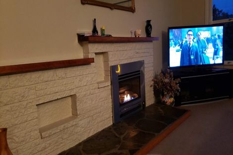 Photo of property in 88 Chivalry Road, Glenfield, Auckland, 0629