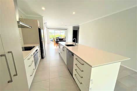 Photo of property in 15 Purei Lane, Massey, Auckland, 0614