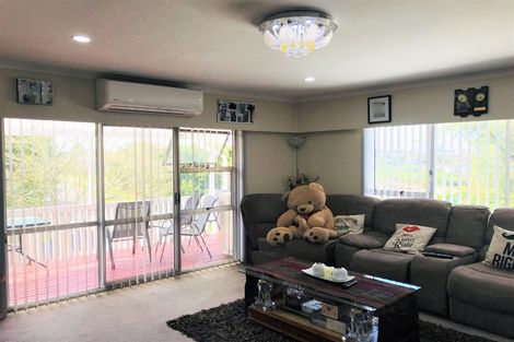 Photo of property in 5 Lendenfeld Drive, Papatoetoe, Auckland, 2025