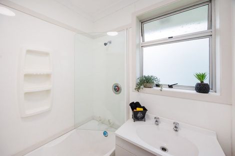 Photo of property in 4 Waihi Place, Westbrook, Palmerston North, 4412