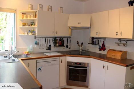 Photo of property in 12 Maire Street, Eastbourne, Lower Hutt, 5013