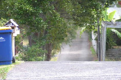 Photo of property in 2/190 Queen Street, Northcote Point, Auckland, 0627