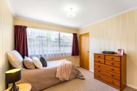 Photo of property in 1/24 Comeskey Grove, Elderslea, Upper Hutt, 5018