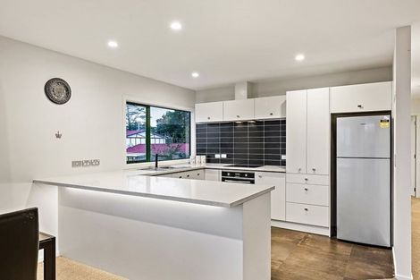 Photo of property in 7 Longview Rise, Massey, Auckland, 0614