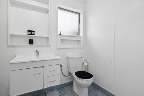 Photo of property in 106a Mako Mako Road, Levin, 5510