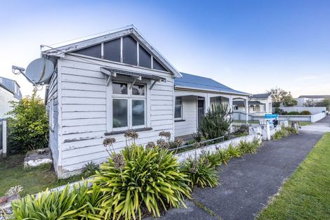 Photo of property in 5 Collins Street, Waipawa, 4210