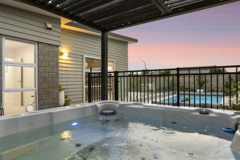 Photo of property in 25 Coutts Street, Papamoa Beach, Papamoa, 3118