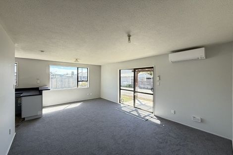 Photo of property in 2 Farm Lane, Parklands, Christchurch, 8083