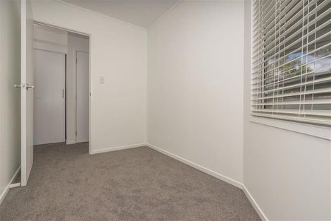 Photo of property in 70 Taikata Road, Te Atatu Peninsula, Auckland, 0610