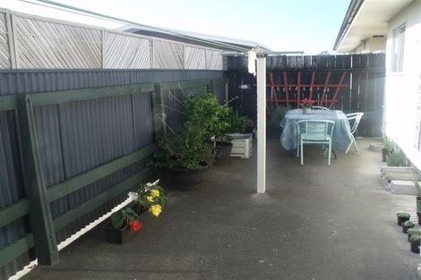 Photo of property in 2/24 Coventry Avenue, Tamatea, Napier, 4112