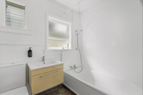 Photo of property in 9 Grove Avenue, Mount Maunganui, 3116