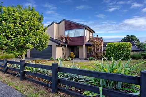 Photo of property in 27 Chamari Close, Titirangi, Auckland, 0604