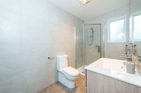 Photo of property in 102a San Marino Drive West, Henderson, Auckland, 0612