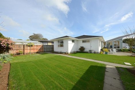 Photo of property in 50 Glenharrow Avenue, Avonhead, Christchurch, 8042