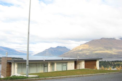 Photo of property in 90 Hensman Road, Queenstown, 9300