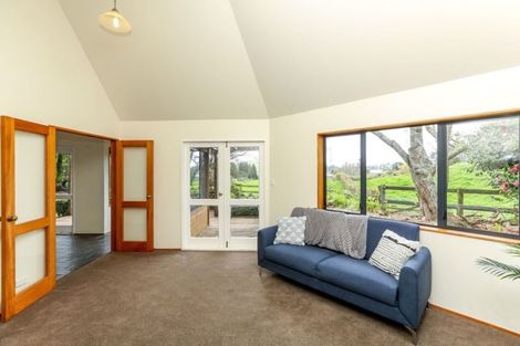 Photo of property in 697 Frankley Road, Hurworth, New Plymouth, 4371