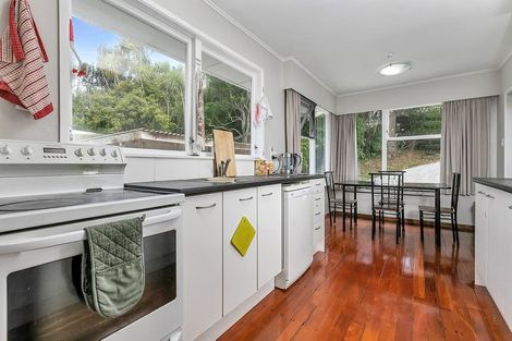 Photo of property in 146 Glenfield Road, Birkenhead, Auckland, 0626
