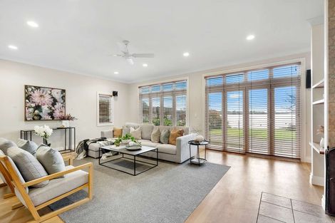 Photo of property in 17 Elsie Drive, Waiuku, 2123