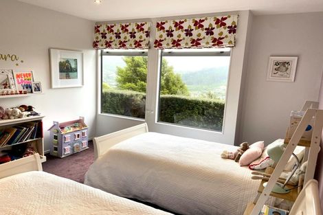 Photo of property in 9 Caughley Grove, Karori, Wellington, 6012