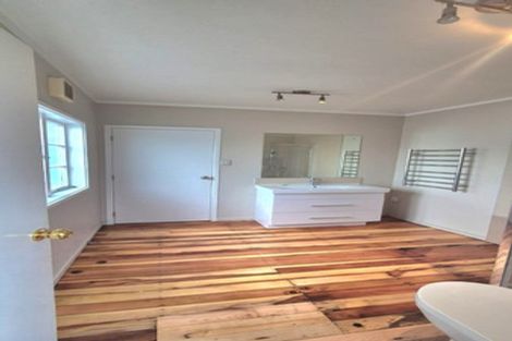 Photo of property in 40 Evans Road, Weymouth, Auckland, 2103