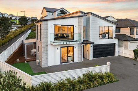 Photo of property in 12 Tawatawa Street, Long Bay, Auckland, 0630