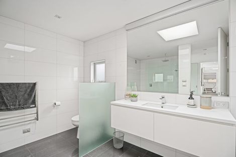 Photo of property in 15 Faulks Terrace, Wanaka, 9305